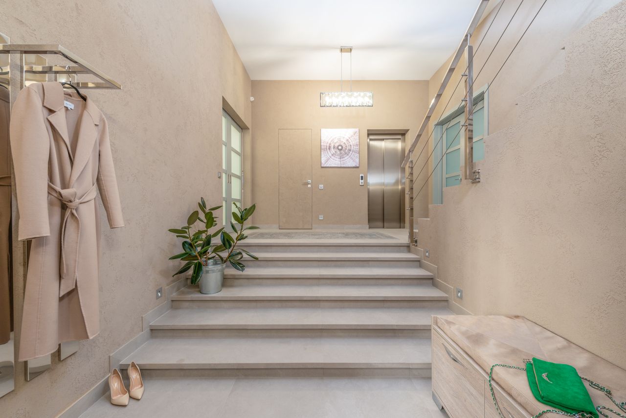 Hall de acceso de edificio residencial